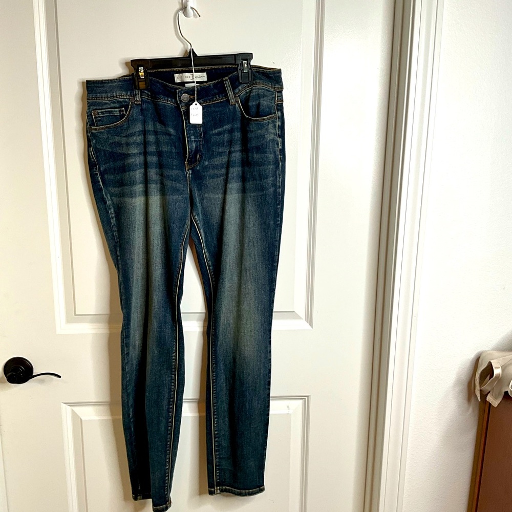 Women’s jeans.